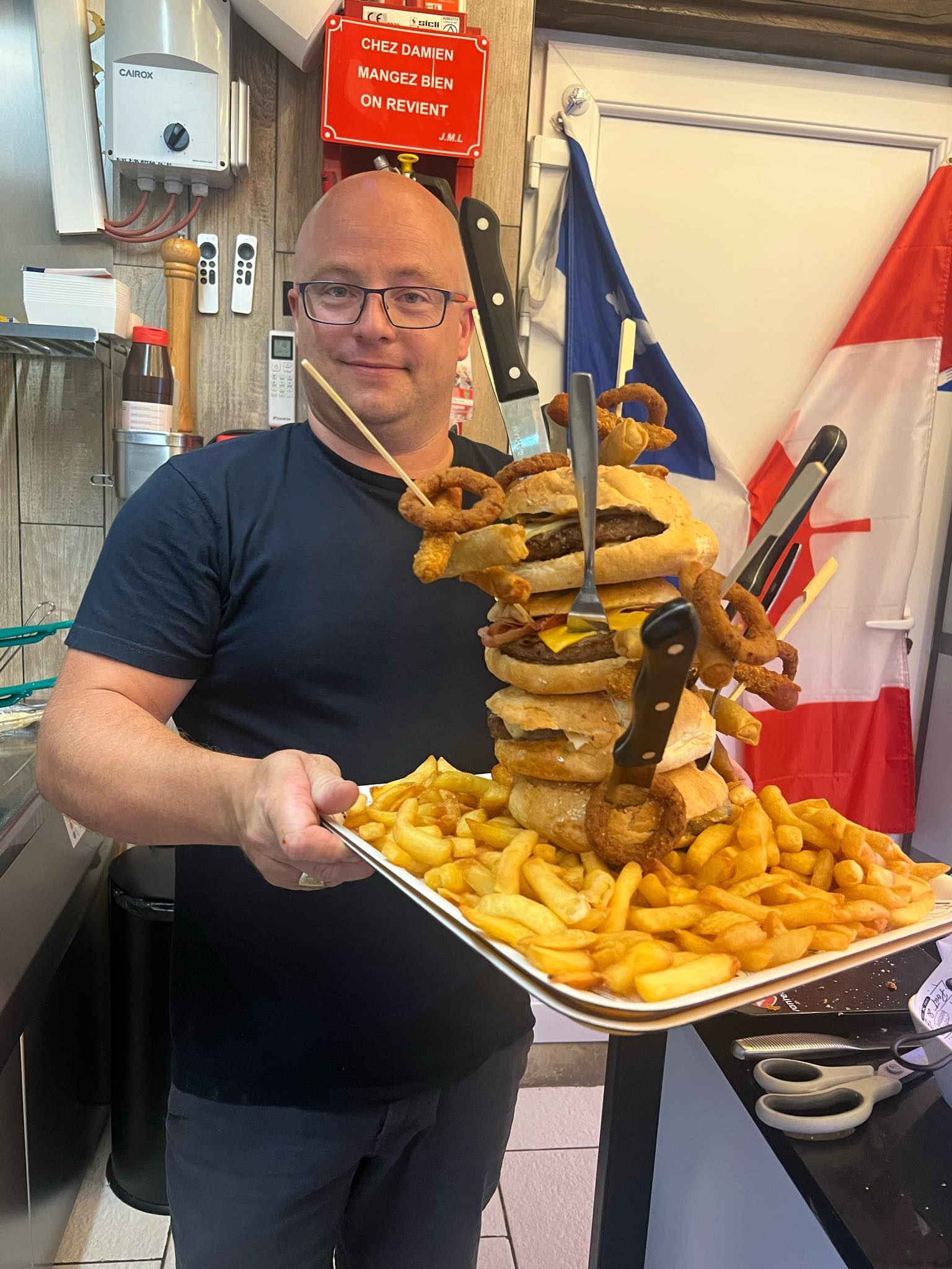 Chef et burger géant